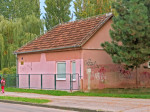 Obiteljska kuća u Peščanskoj u kojoj je 80-ih djelovao pastoralni centar župe - sada dječji vrtić Montessori u Macanovićevoj ulici [VR 2013.]