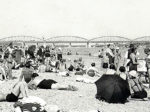 Kupanje Zagrepčana uz rijeku Savu oko 1934. godine [Janeković / web]