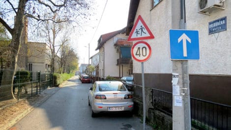 Mjesto ploče za Oriovačku ulicu na križanju s Rudeškom cestom (21.03.2020.) [VR 2020.]