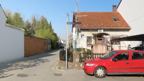 Mjesto ploče za Sošičku ulicu na križanju s Pisarovinskom ulicom (21.03.2020.) [VR 2020.]