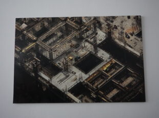 Fotografija gradnje muzeja izložena u jednom od hodnika muzeja. Autor: Jasenko Rasol [DF 2022.]