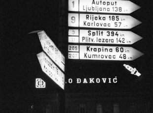 Putokazi na Trgu republike (današnjem Trgu bana Josipa Jelačića), snimljeno početkom 60-ih, nakon završetka gradnje Autoputa prema LJubljani. [FB]