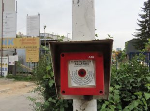 Vatrogasni alarm je preživio prvi val rušenja benzinske pumpe u Adžijinoj. [VR 2025.]