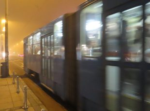 Tramvaj KT4YU juri Ozaljskom. [VR 2025.]