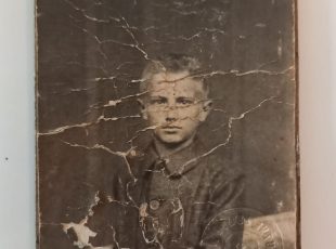 Marijan Škabar na željezničarskoj iskaznici. [DG 2026.]