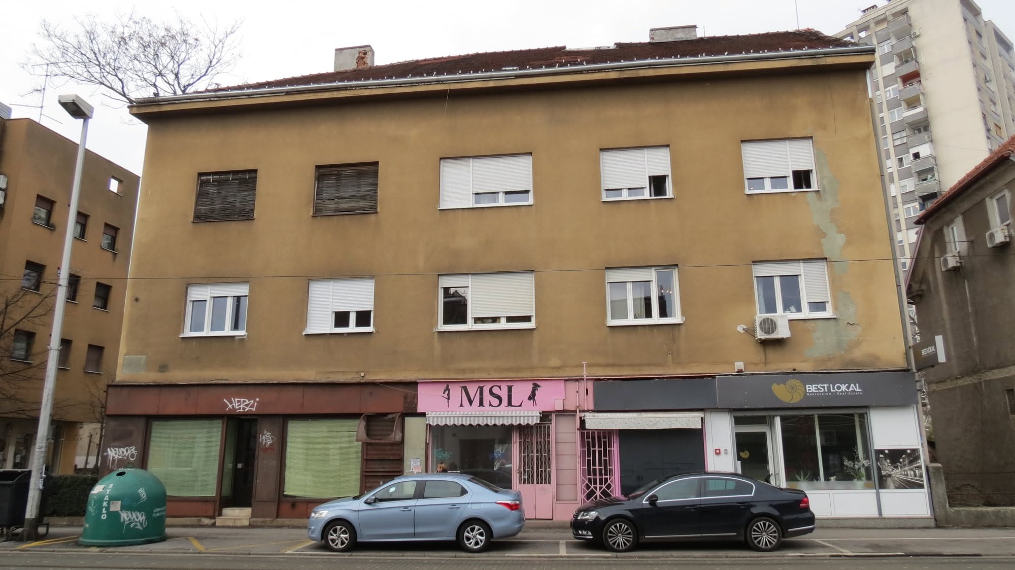 Ozaljska 32 (Rade Končara 114)