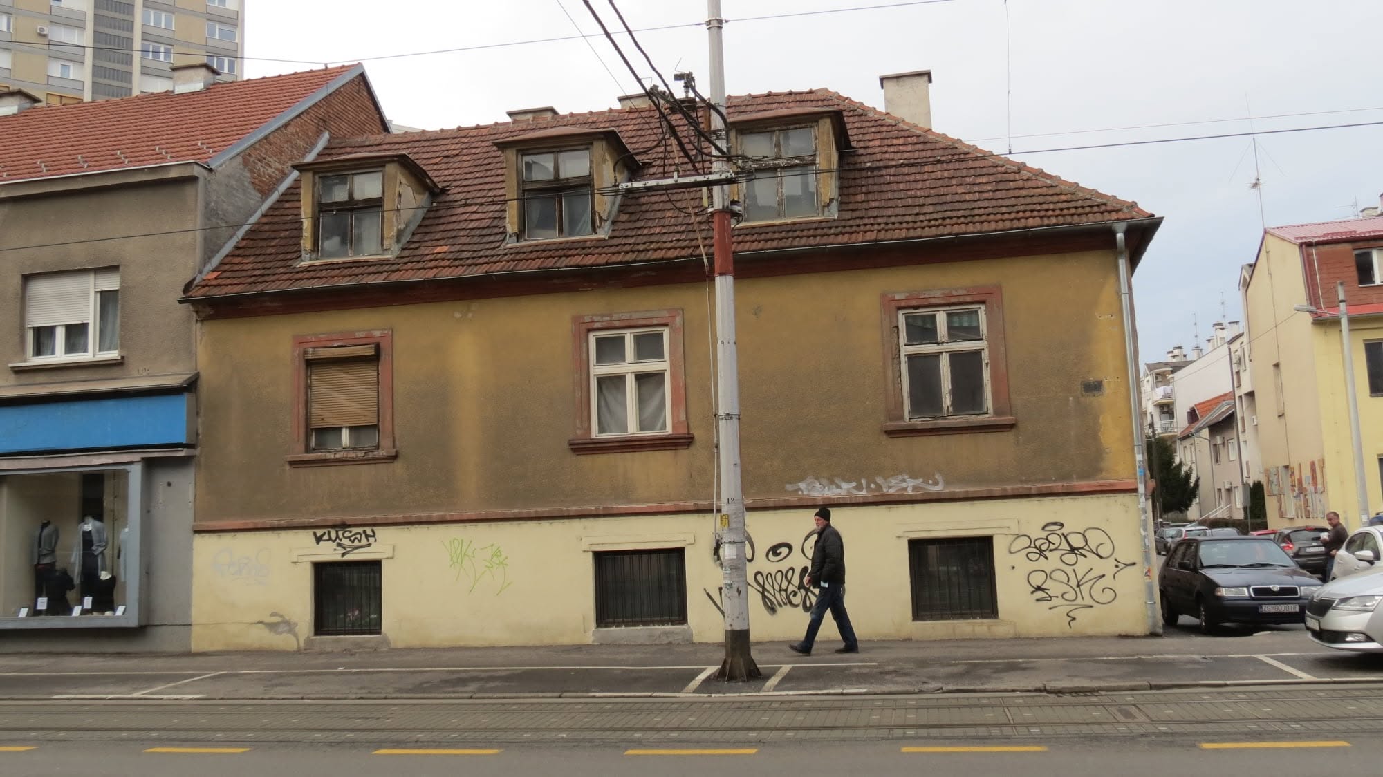 Stambena zgrada – Ozaljska 18 (Rade Končara 100)